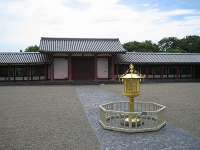 上総国分尼寺跡 中門・回廊・八角灯籠