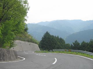 法皇スカイライン 金砂湖から翠波高原へ