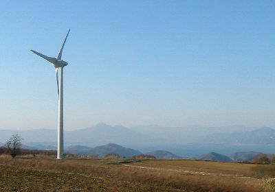 布引高原の記念碑の所より望む磐梯山と猪苗代湖