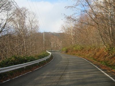 国道405号 六合村入山 野反湖まで2キロ
