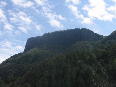 艫岩
