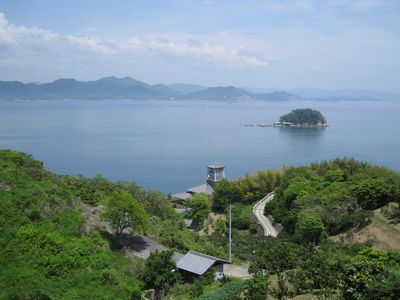 蒲刈農免農道より望む小松島、本州