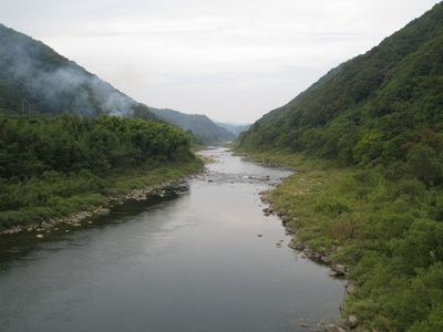 唐香橋より望む江の川