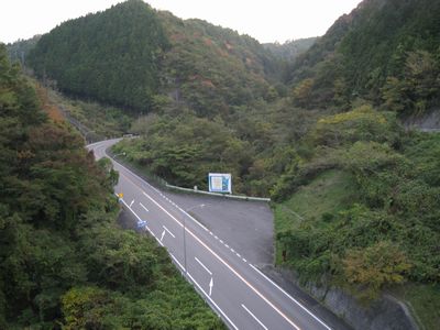 国道182号 油木大橋 陸側のループ部
