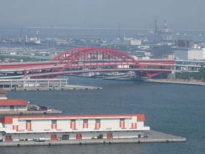 神戸ポートタワーより望む神戸大橋