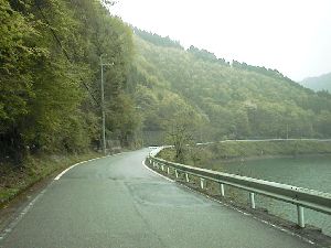 国道429号 銀山湖畔