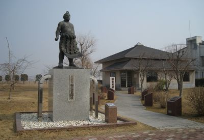 稲妻雷五郎像 稲妻茶屋