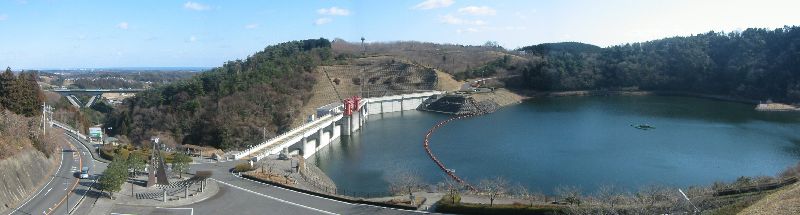 十王ダムの展望台より望む十王湖・十王ダム