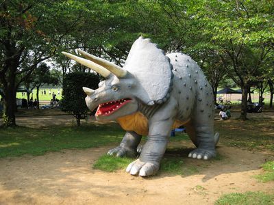 八坂公園の恐竜 トリケラトプス?