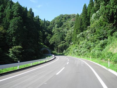 羽咋広域農道 山崎トンネル手前