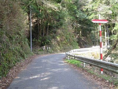 大野山の道 新東名交差地点