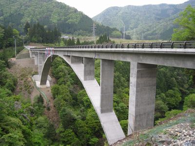 勴