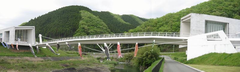 スプリングスひよしの連絡橋