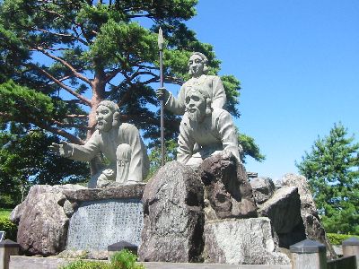 天孫降臨の石像