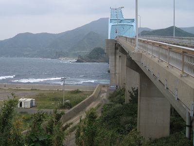 勴@