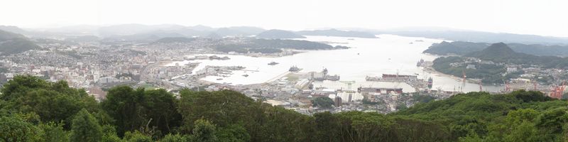 弓張岳展望台より 佐世保市街・港