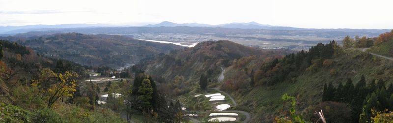 金倉山林道より望む信濃川