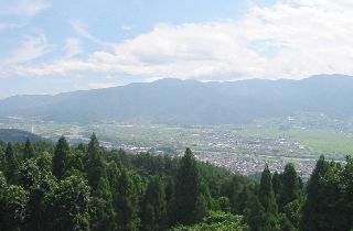 長野県道97号 飯山斑尾新井線より望む飯山市街