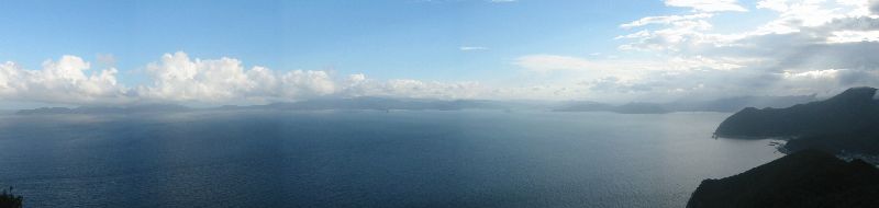 釜戸崎展望台より望む鶴見半島