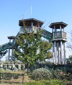 荒川パノラマ公園の展望台、というか、すべり台