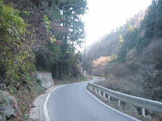 埼玉県道284号 下日野沢東門平吉田線 秩父華厳の滝付近