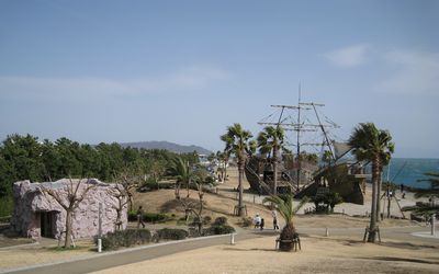 広野海岸公園の海賊船とトイレ