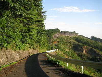 名草巨石群〜赤雪山東の道