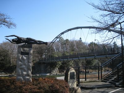 柳淵橋 若鮎の像